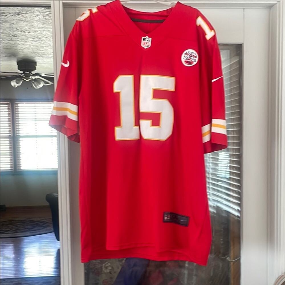 Kansas City Chiefs Mahomes II Jersey with Number 15
